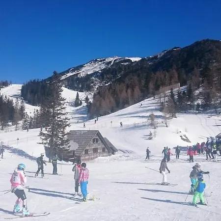 Miki's Ski Krvavec Apartment